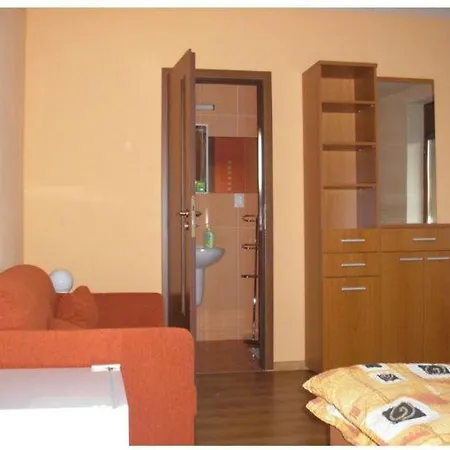 Vila Daiva בית הארחה Podhájska